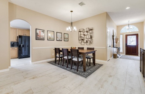 Spring House | Furnished 3 bed 2 bath w/screened porch 5 minutes from I-45 20 Mints. to IAH