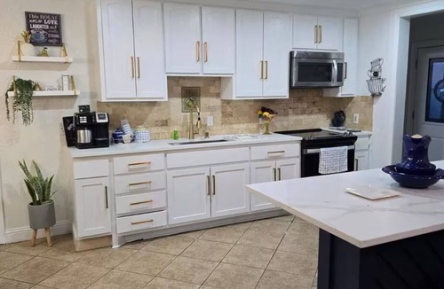 Southwest Arlington House | Furnished 30+ Day Stay Near AT&T Stadium & Highways