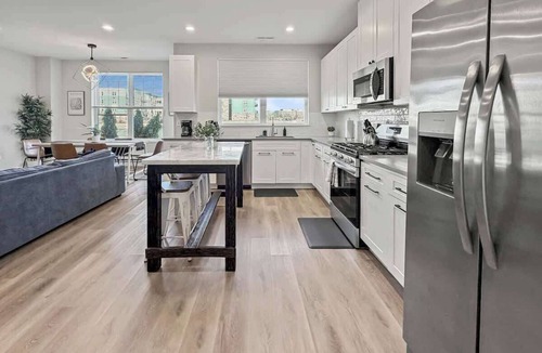 Warrenville Apartment | Furnished 4BR Townhome Pickleball Court & Garage