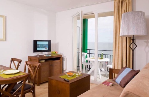Cayeux-sur-Mer Apartment | Furnished Apartment with balcony or terrace