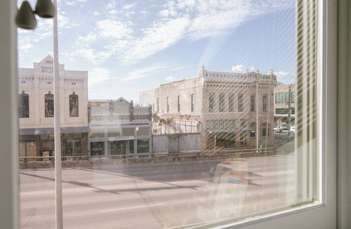 Taylor Apartment | Furnished Apartment in Historic Downtown Taylor
