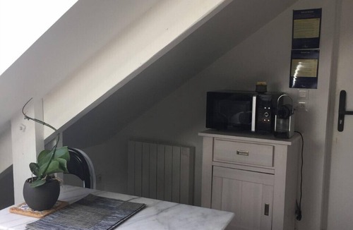 Villeneuve Apartment | Furnished apartment, near train station and metro