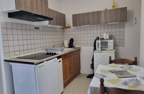 Pelussin Apartment | Furnished apartment with office