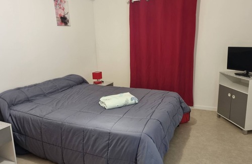 Pelussin Apartment | Furnished apartment with office