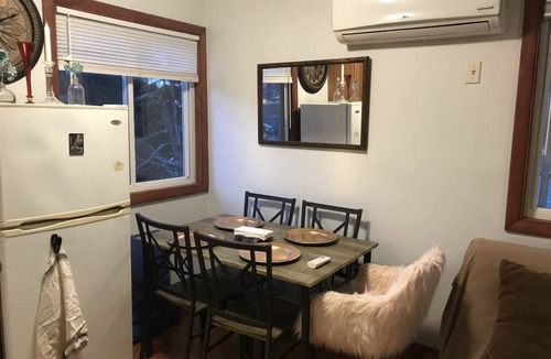Ashton Heights Apartment | Furnished Apartments
