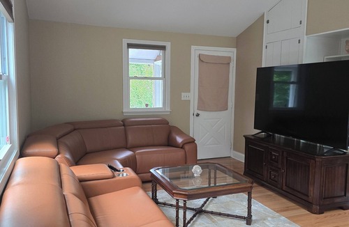 Sharon House | Furnished & Beautiful 2-bedroom home near Boston, Providence & Gillette stadium