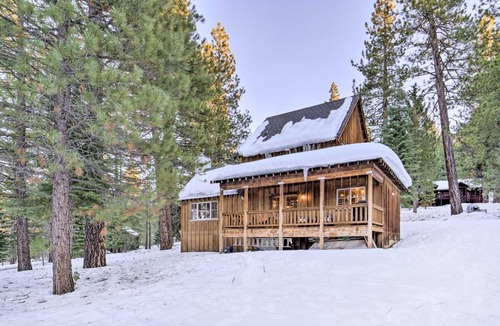 Truckee House | Furnished Deck: Cabin on Northstar Shuttle Route!