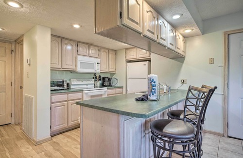Pigeon Forge Cottage | Furnished Deck & Grill: Rustic Pigeon Forge Cabin