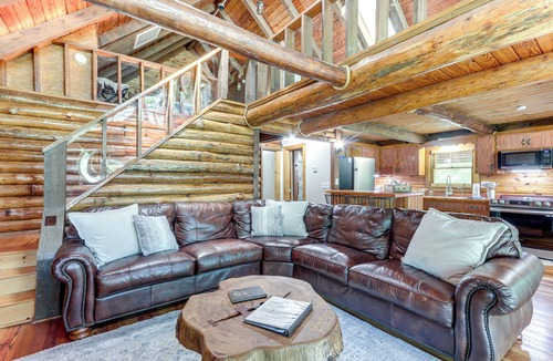 Fairland Cabin | Furnished Deck + Lake Access: Fairland Log Cabin