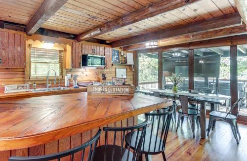 Fairland House | Furnished Deck + Lake Access: Fairland Log Cabin