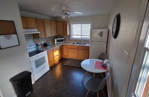 Geraldton House | Furnished house in Geraldton