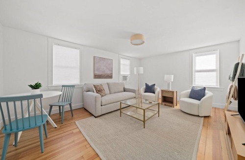 High Street Hill Apartment | Furnished Loft-Style Apartment in Brookline