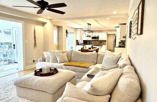 Indian Hills House | Furnished Long-Term Rental: 5 Bedroom, 4 Bath on 1/2 Acre