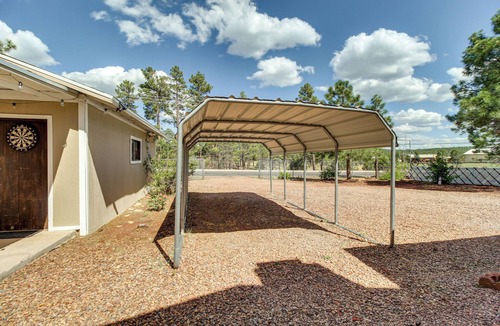 Pinetop-Lakeside Cottage | Furnished Porch + Gas Grill: Lakeside Cottage Stay