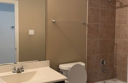 Houston House | Furnished room stay with queen bed