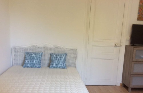 Chatou House | FURNISHED ROOM with PRIVATE BATHROOM