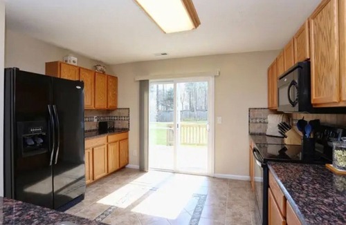 Creedmoor House | Furnished Rooms in Spacious 4-Bed,2.5 Bath, 2,100 sq.Ft Home in Creedmoor.