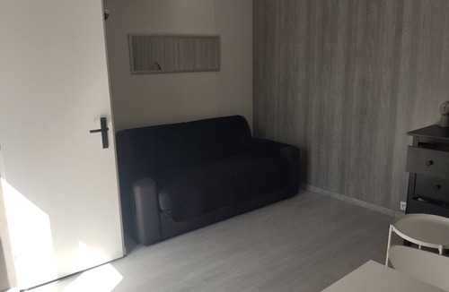 Chambray-les-Tours Apartment | Furnished self-contained studio