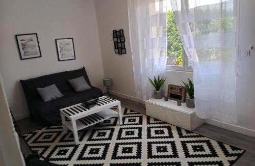 Le Pontet Apartment | Furnished studio, 5 min Avignon, Pontet center
