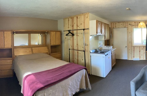 Park Falls Cabin | Furnished Studio #9