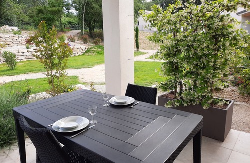 Les Tourrettes Apartment | Furnished studio* with swimming pool, Montélimar Nord freeway exit