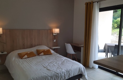 Les Tourrettes Apartment | Furnished studio* with swimming pool, Montélimar Nord freeway exit