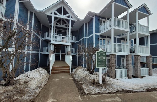 Oro-Medonte Apartment | Furnished studio in Country Carriage Club - Oro