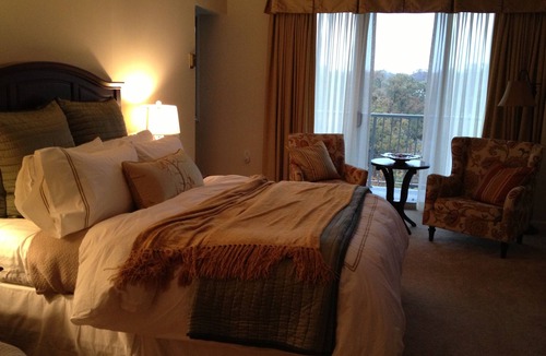 West End Condo | Furnished Studio Includes High Speed Internet WIFI Utilities 1,850 Per Month