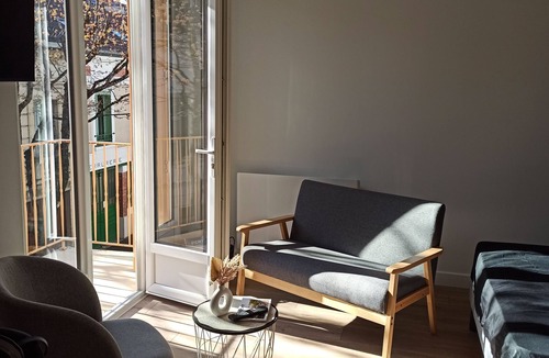 Quartier de France Apartment | Furnished studio "Les Sources