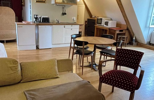 Le Parc House | Furnished Studio/Loft in XVIIth Century Estate