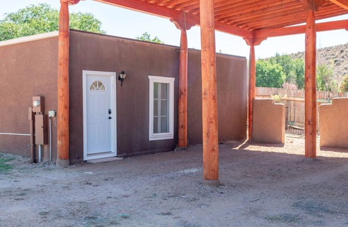 El Valle de Arroyo Seco Apartment | Furnished Studio Near Espanola and Pojoaque