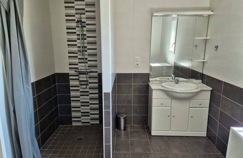 Angouleme House | Furnished townhouses