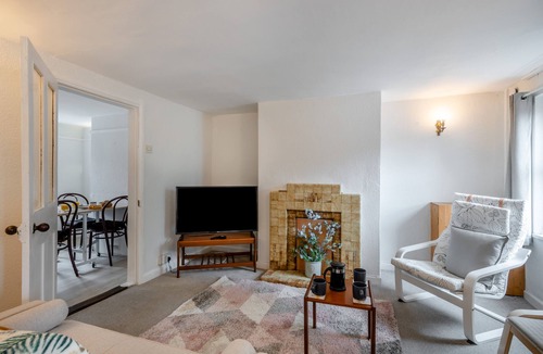 Hopton House | Furtherfield - Two Bedroom House, Sleeps 3