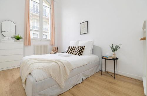 Neuilly-sur-Seine Apartment | Furtive - Mairie de Neuilly