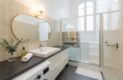 Neuilly-sur-Seine Apartment | Furtive - Mairie de Neuilly