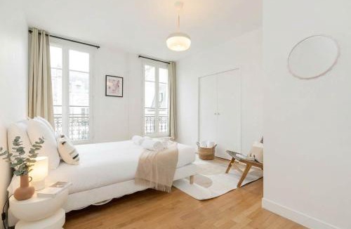 Faubourg-du-Roule Apartment | FurtiveStay - Champs Elysées - St Honore