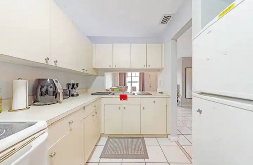 Kendall West Condo | Fuseball & Games - 2 BD/2 BTH Condo Miami!