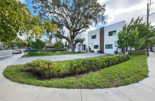 Allapattah Condo | Fútbol-Themed Home with Hot Tub