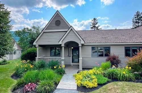 Rye Beach House | FV43 Bretton Woods single level home with AC on golf course