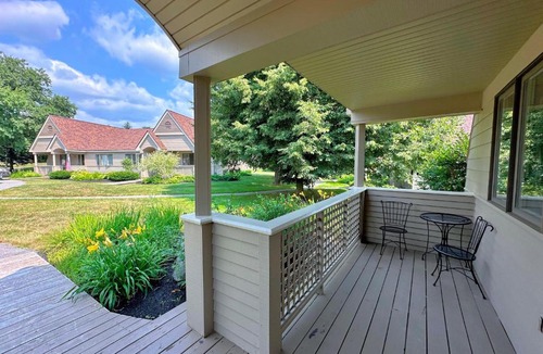 Rye Beach House | FV43 Bretton Woods single level home with AC on golf course