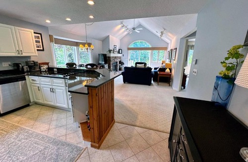 Rye Beach House | FV43 Bretton Woods single level home with AC on golf course