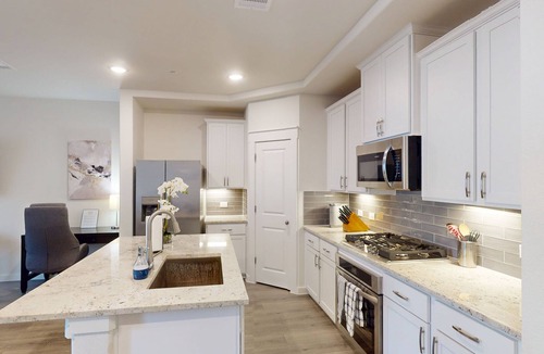 Tarrant County Apartment | FW002 – 25min to TCU Base Camp - Sleeps 6 - Free Parking
