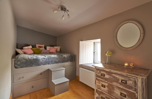 Cairndow House | Fyne Byre Cottage - Barn Conversion with Hot Tub