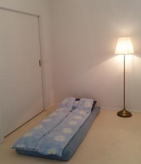 District 7 House | Gästezimmer