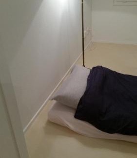 District 7 Apartment | Gästezimmer mit Gartenblick