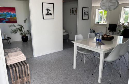 Bogense House | Gæstehuset Rosenvang