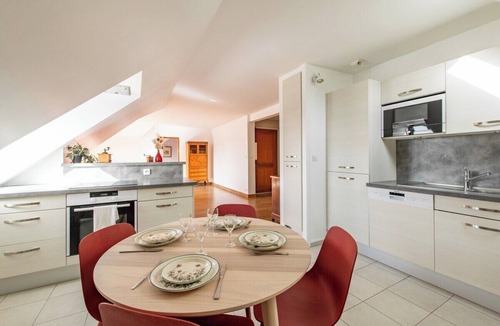 Notre-Dame Apartment | Géranimus Versailles: Notre-Dame