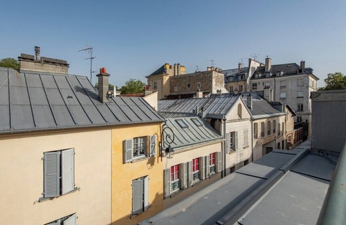 Notre-Dame Apartment | Géranimus Versailles: Notre-Dame