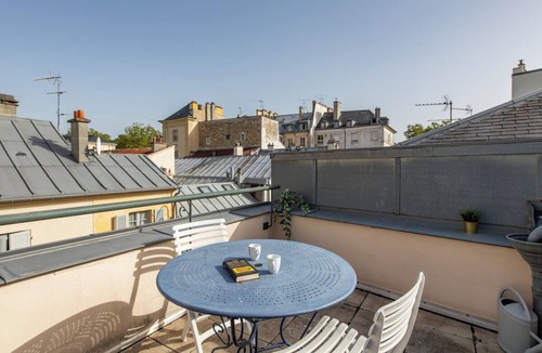 Notre-Dame Apartment | Géranimus Versailles: Notre-Dame