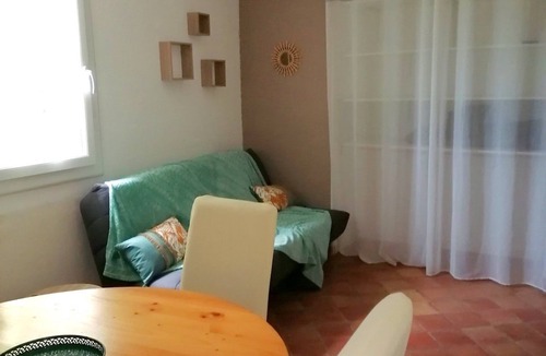 Chateauneuf-Val-Saint-Donat Apartment | Gîte du lavoir